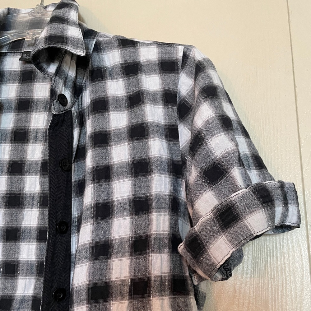 Daytrip Button-Up Collared Top - Picture 3 of 7